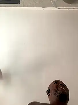 Snapshot of JezOne555 chatting on 09/18/25, 01:02 JezOne555 online show from 09/18/25, 01:02