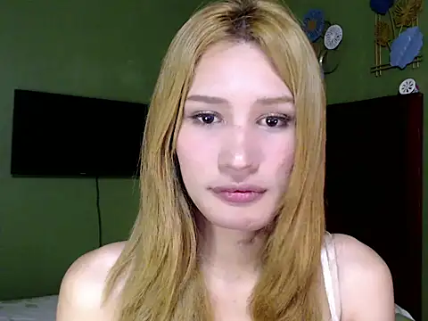 Snapshot of SerenaCortesi chatting on 09/12/25, 11:21 SerenaCortesi online show from 09/12/25, 11:21