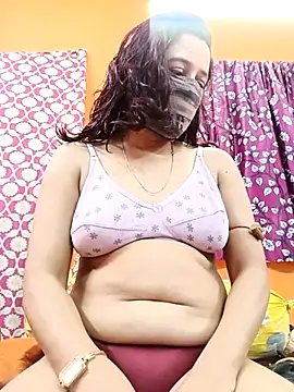 Hotpuja25 online show from 04/12/26, 04:17