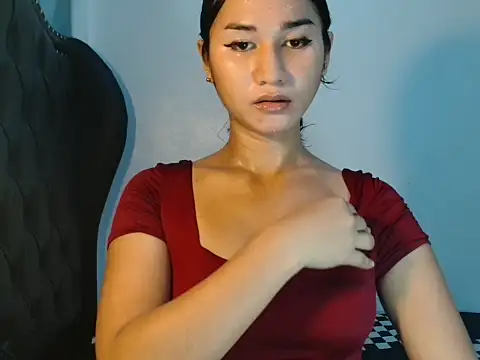 Snapshot of lava_lux chatting on 06/19/26, 04:28 lava lux online show from 06/19/26, 04:28