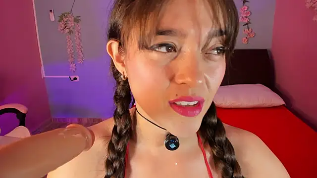 Luciemaurerr online show from 12/01/25, 02:49