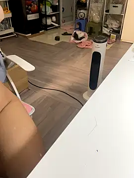 Mina048 online show from 11/25/25, 01:27