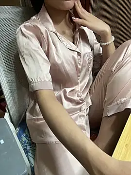 Snapshot of Mina048 chatting on 06/13/26, 05:16 Mina048 online show from 06/13/26, 05:16