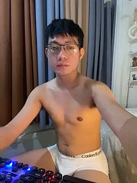 xshyboyx online show from 10/23/25, 04:06