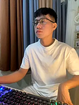 xshyboyx online show from 10/29/25, 03:36