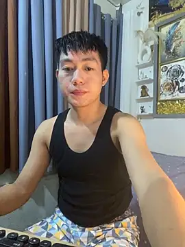 xshyboyx online show from 11/12/25, 01:00