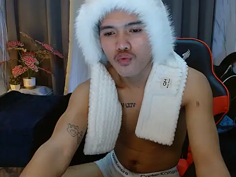 Snapshot of YourNaughtyTwink_69 chatting on 03/17/26, 04:17 YourNaughtyTwink 69 online show from 03/17/26, 04:17