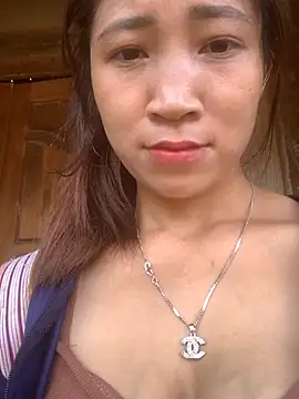 Snapshot of ThiHa003 chatting on 10/03/25, 02:19 ThiHa003 online show from 10/03/25, 02:19