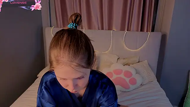 BeatrixCarIeton online show from 09/12/25, 09:37