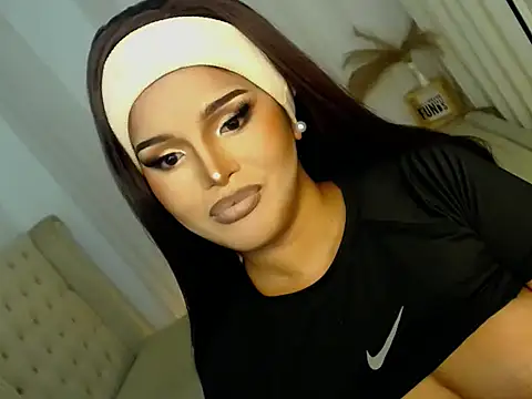 Snapshot of Aviana_Xxx12 chatting on 11/12/25, 05:57 Aviana Xxx12 online show from 11/12/25, 05:57