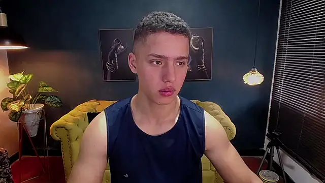 Snapshot of deivid_parker chatting on 09/26/25, 01:37 deivid parker online show from 09/26/25, 01:37