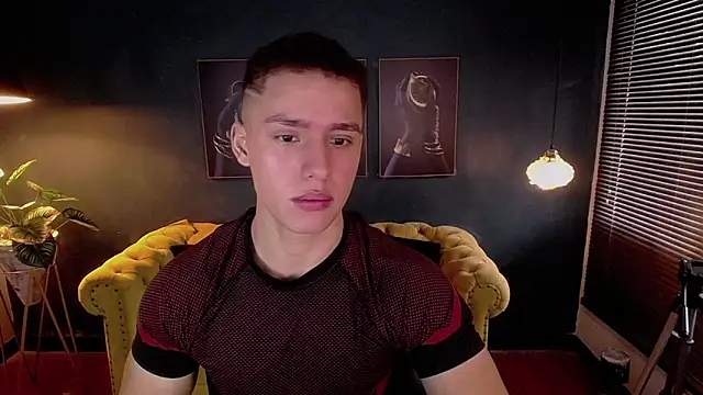 Snapshot of deivid_parker chatting on 11/24/25, 01:33 deivid parker online show from 11/24/25, 01:33