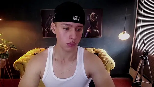 Snapshot of deivid_parker chatting on 12/01/25, 02:11 deivid parker online show from 12/01/25, 02:11