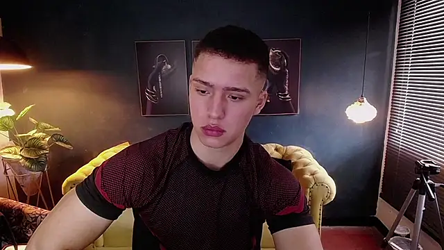 Snapshot of deivid_parker chatting on 12/05/25, 02:03 deivid parker online show from 12/05/25, 02:03