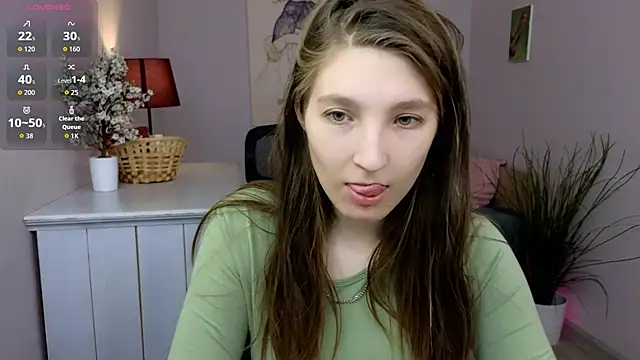Snapshot of Mia_Myles chatting on 10/19/25, 10:16 Mia Myles online show from 10/19/25, 10:16