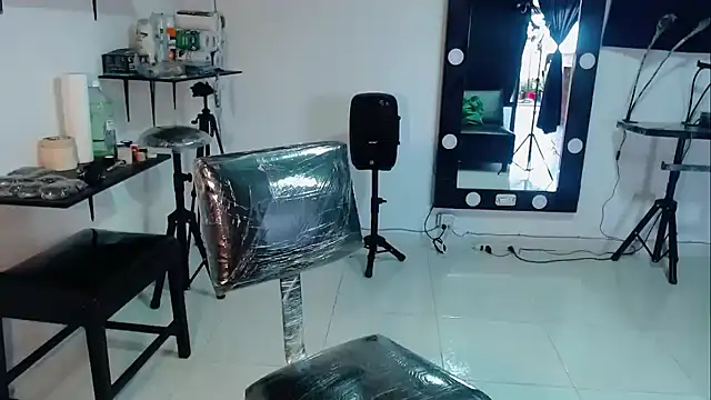 Snapshot of Sam_Blue chatting on 10/21/25, 11:55 Sam Blue online show from 10/21/25, 11:55