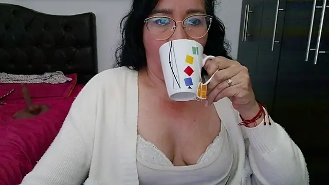 Snapshot of Grace_mature_milf chatting on 06/15/26, 10:56 Grace mature milf online show from 06/15/26, 10:56