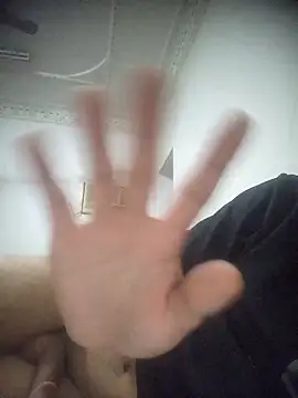 Snapshot of aA737y chatting on 10/12/25, 01:26 aA737y online show from 10/12/25, 01:26