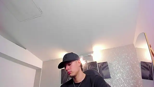 nils saint online show from 10/28/25, 03:43