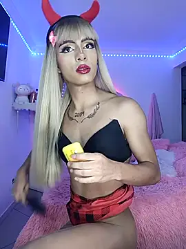 Snapshot of annie_thomson00 chatting on 02/03/26, 02:53 annie thomson00 online show from 02/03/26, 02:53