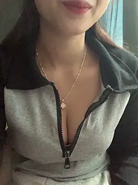 Snapshot of Zika_23 chatting on 12/17/25, 04:46 Zika 23 online show from 12/17/25, 04:46