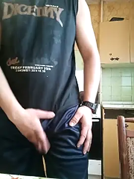 Snapshot of Llovlyboyyyy12 chatting on 03/09/26, 06:06 Llovlyboyyyy12 online show from 03/09/26, 06:06