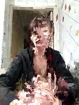 Snapshot of Adeline3302 chatting on 11/12/25, 01:33 Adeline3302 online show from 11/12/25, 01:33