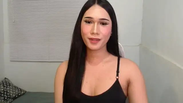 Snapshot of Leighs_Celine chatting on 03/07/26, 01:57 Leighs Celine online show from 03/07/26, 01:57