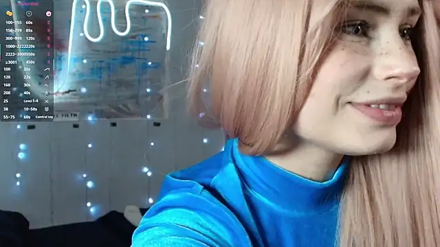 Snapshot of PieraMarch chatting on 09/19/25, 07:03 PieraMarch online show from 09/19/25, 07:03