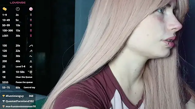 Snapshot of PieraMarch chatting on 11/23/25, 07:57 PieraMarch online show from 11/23/25, 07:57