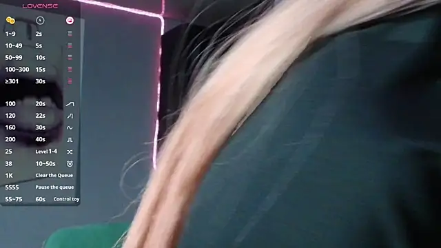 Snapshot of PieraMarch chatting on 12/15/25, 08:13 PieraMarch online show from 12/15/25, 08:13