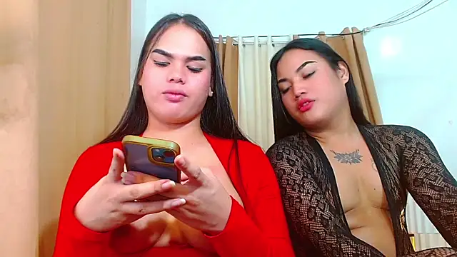Snapshot of DickforlillyPetite chatting on 02/12/26, 01:06 DickforlillyPetite online show from 02/12/26, 01:06