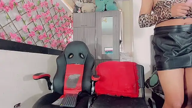 thiara veky online show from 03/19/26, 07:18