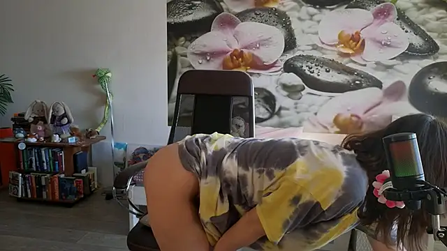 Snapshot of jenny__cutey chatting on 02/18/26, 04:19 jenny cutey online show from 02/18/26, 04:19