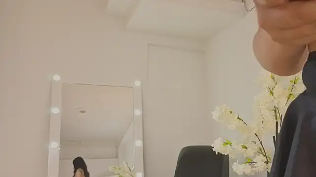 InnaVolkova online show from 06/18/26, 04:22