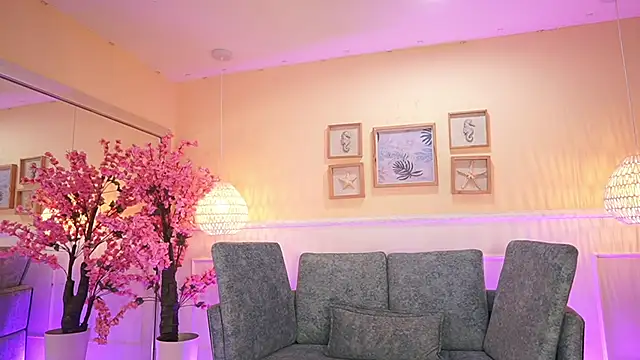 NicoleCrawft online show from 11/11/25, 07:36