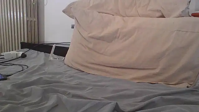 Snapshot of Jounes99 chatting on 09/20/25, 01:56 Jounes99 online show from 09/20/25, 01:56