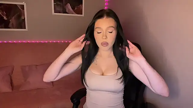 Snapshot of mistress_of_hearts chatting on 09/14/25, 07:35 mistress of hearts online show from 09/14/25, 07:35