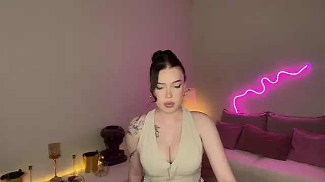 mistress of hearts online show from 06/14/26, 12:40