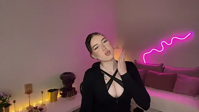 mistress of hearts online show from 06/27/26, 02:12