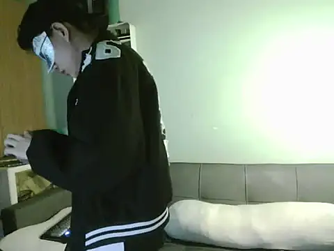 boyhigh1997 online show from 04/25/26, 09:34