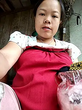 Snapshot of Rioo122 chatting on 09/18/25, 01:40 Rioo122 online show from 09/18/25, 01:40