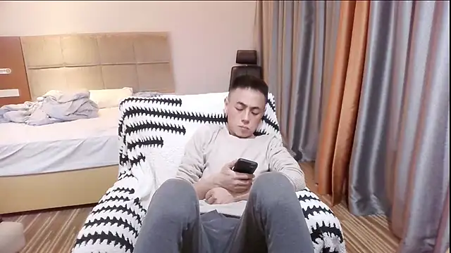 Tsia-Die online show from 11/18/25, 08:35