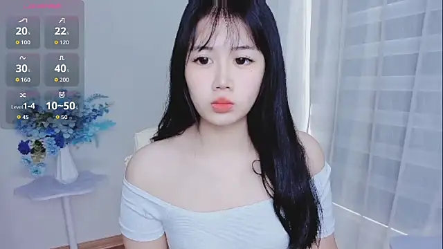 Snapshot of -Rose-Lucky- chatting on 10/15/25, 01:17 -Rose-Lucky- online show from 10/15/25, 01:17