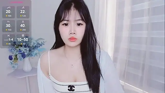Snapshot of -Rose-Lucky- chatting on 10/20/25, 01:17 -Rose-Lucky- online show from 10/20/25, 01:17