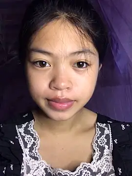 Snapshot of Thy00__ chatting on 10/03/25, 01:13 Thy00 online show from 10/03/25, 01:13