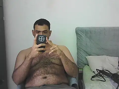Snapshot of morenocabro10 chatting on 05/17/26, 03:04 morenocabro10 online show from 05/17/26, 03:04