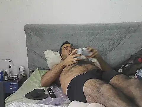 Snapshot of morenocabro10 chatting on 05/22/26, 02:51 morenocabro10 online show from 05/22/26, 02:51