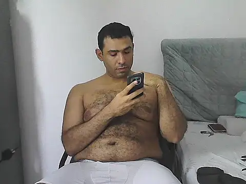 Snapshot of morenocabro10 chatting on 05/26/26, 01:56 morenocabro10 online show from 05/26/26, 01:56