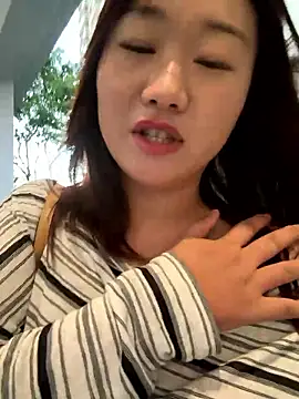 Snapshot of maomao_520 chatting on 10/11/25, 10:47 maomao 520 online show from 10/11/25, 10:47